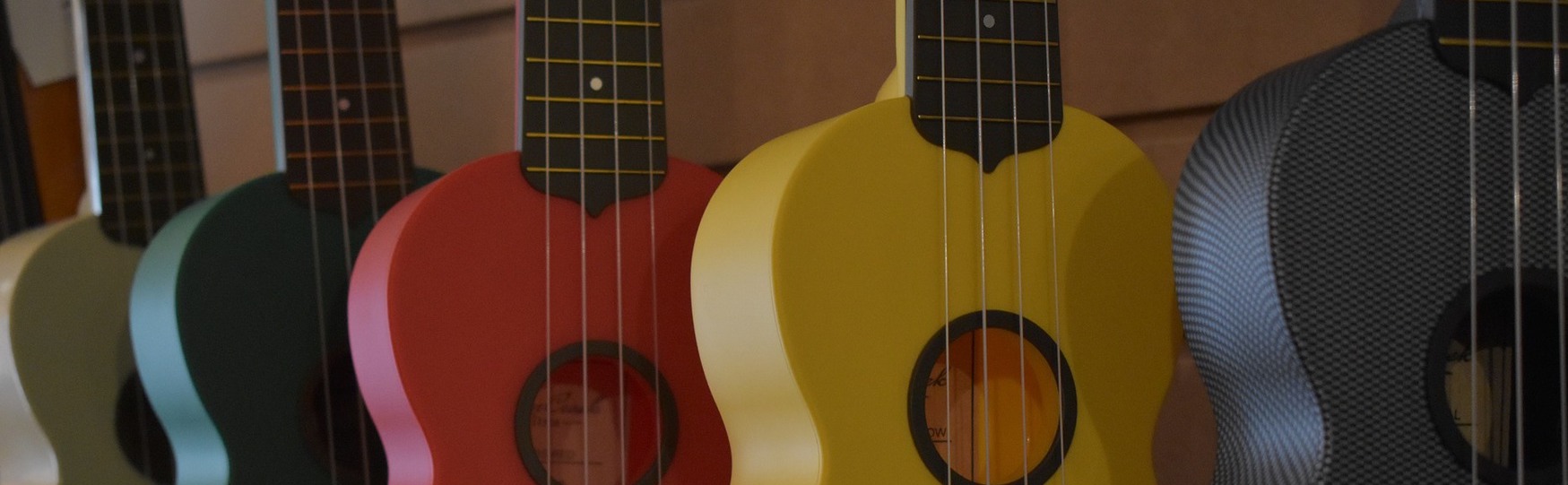 ukulele-background - thin